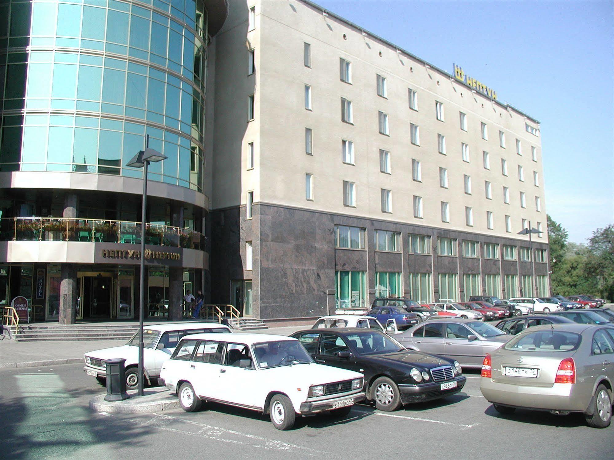 Neptun Hotel San Pietroburgo Esterno foto